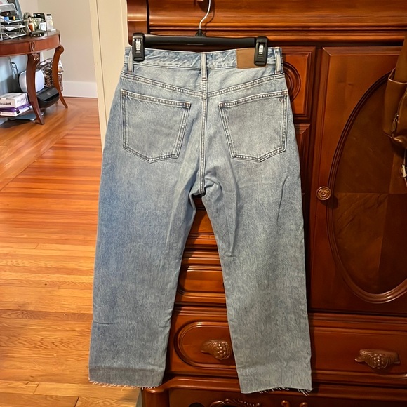Madewell Curvy 90’s Straight Jeans in Revoir Wash - Picture 4 of 15